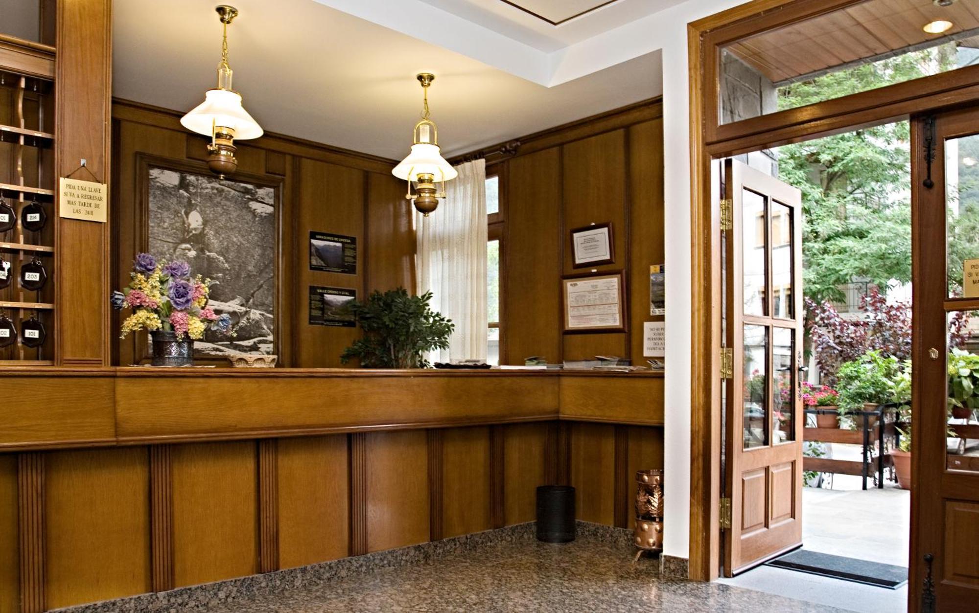 Hotel Latre Broto Luaran gambar